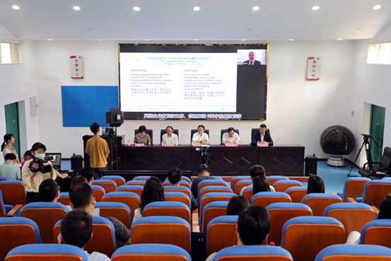 35d81b34821449b8a12f0c73ada33b12